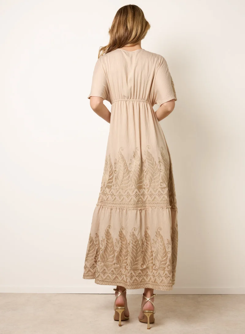 بلو فانيلا Metallic Embroidered Maxi Dress