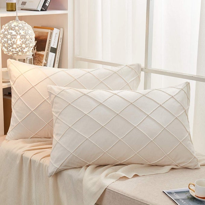 DIAMOND PINCH PLEATED CRYSTAL VELVET PILLOWCASES 2 PACK SOLID PINTUCK THROW CUSHION COVER FOR HOME DECOR HIDDEN ZIPPER CLOSURE CREAM STANDARD