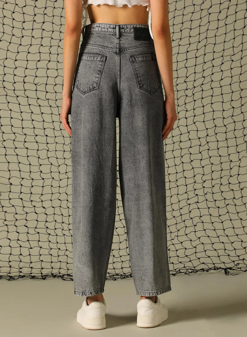 هوبرهولمي Women's Black 100% Cotton Distressed Full Length Tapered Fit Jeans