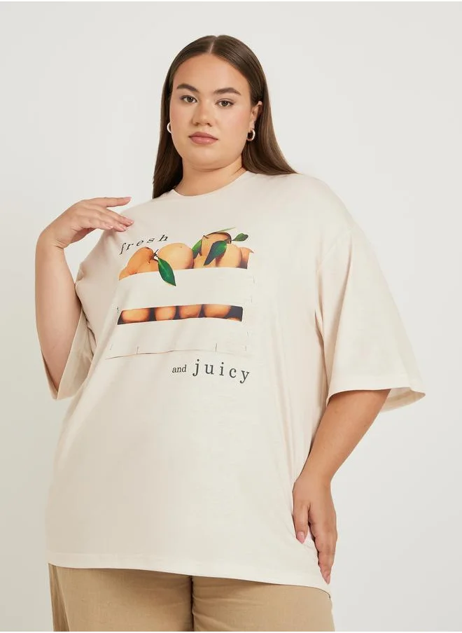 Styli Styli Plus Size Graphic Print Dropped Shoulder Oversized T-Shirt