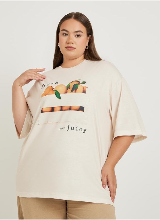 Styli Styli Plus Size Graphic Print Dropped Shoulder Oversized T-Shirt  - Image 2