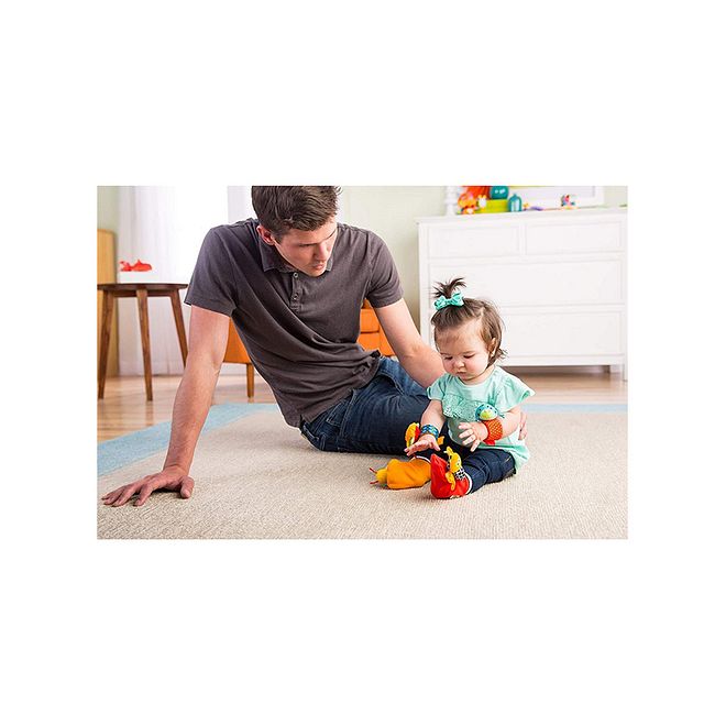 Lamaze Gardenbug Footfinder & Wrist Rattle Set - Auditory/Tactile Skills Toy, 0M+, 18cm - Image 5