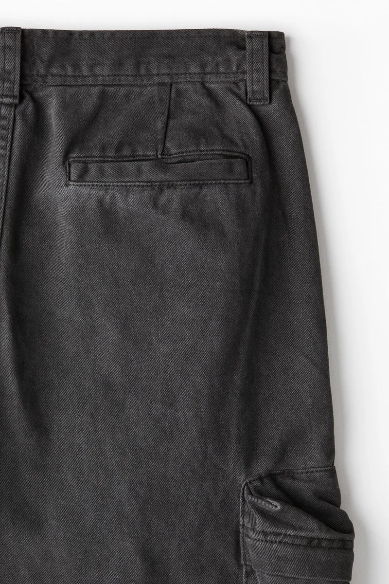 H&M  Regular Fit Twill cargo trousers for Men | Best Price UAE