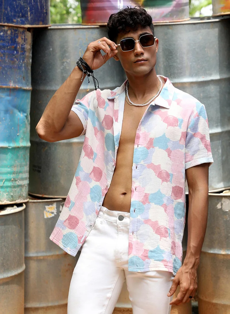 كامبوس سوترا Campus Sutra Men's Blush Pink & Light Blue Artistic Abstract Shirt For Casual Wear | Spread Collar | Short Sleeve | Button Closure | Cotton Shirt Crafted With Comfort Fit For Everyday Wear