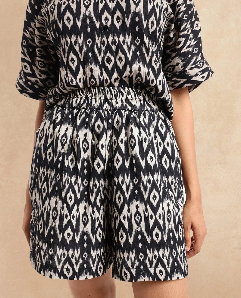 Rareism Women's Ikat Printed Shorts