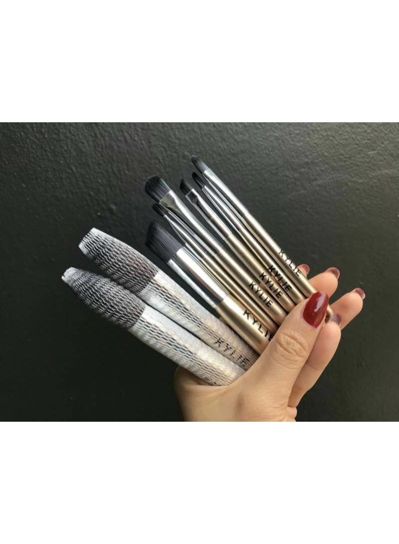 Kylie Cosmetics makeup brush set is a set of high-quality handheld beauty tools, used for personal beauty care, consisting of 8 makeup brushes. - Image 2