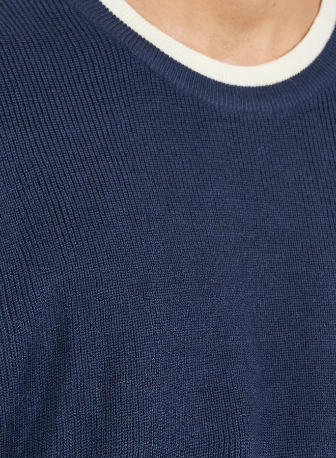 Styli Relaxed Tuck Knit Lightweight Sweater with Contrast Detail - Image 3
