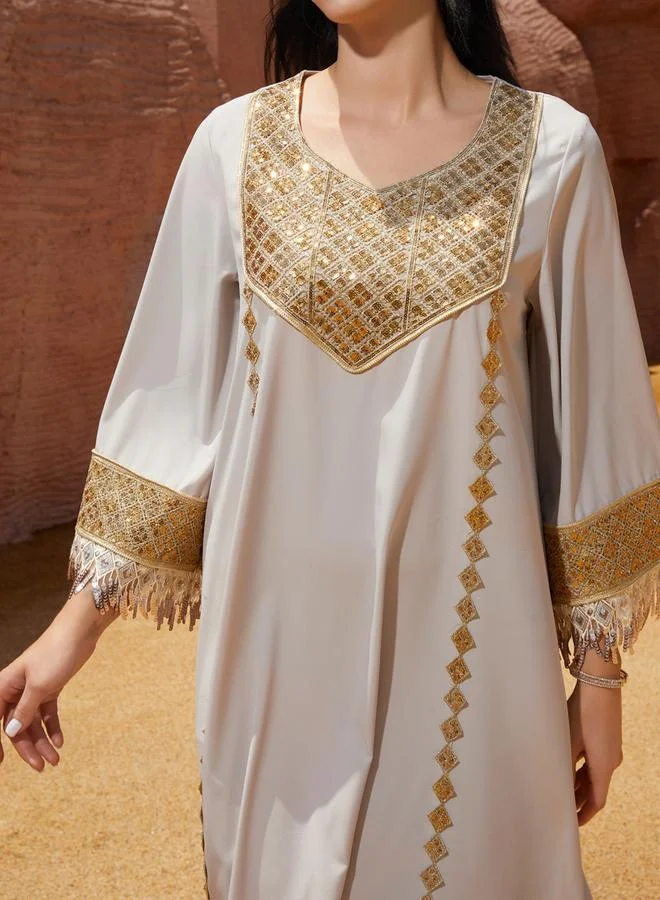 تايك تو جلابية مزينة بأكمام مزينة بالترتر وشراشيب