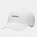 نايكي أبيض