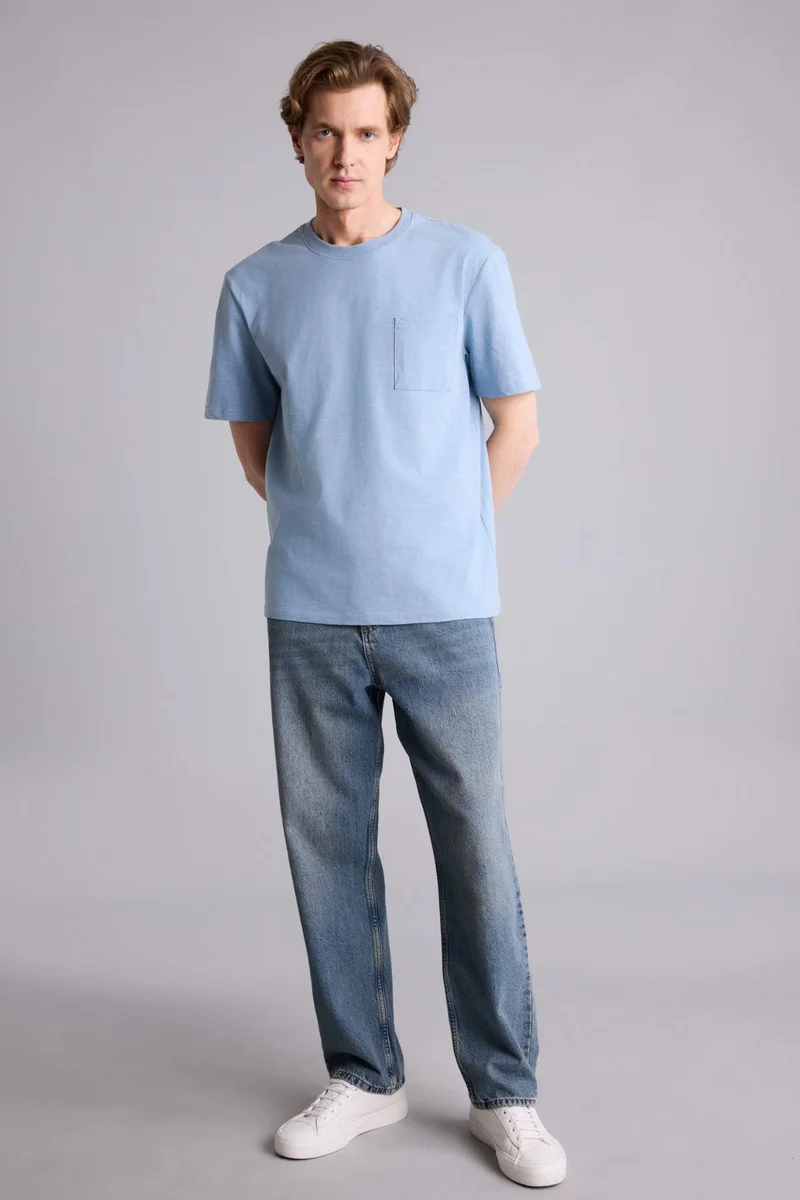 ديفاكتو Regular Fit Crew Neck Short Sleeve T-Shirt