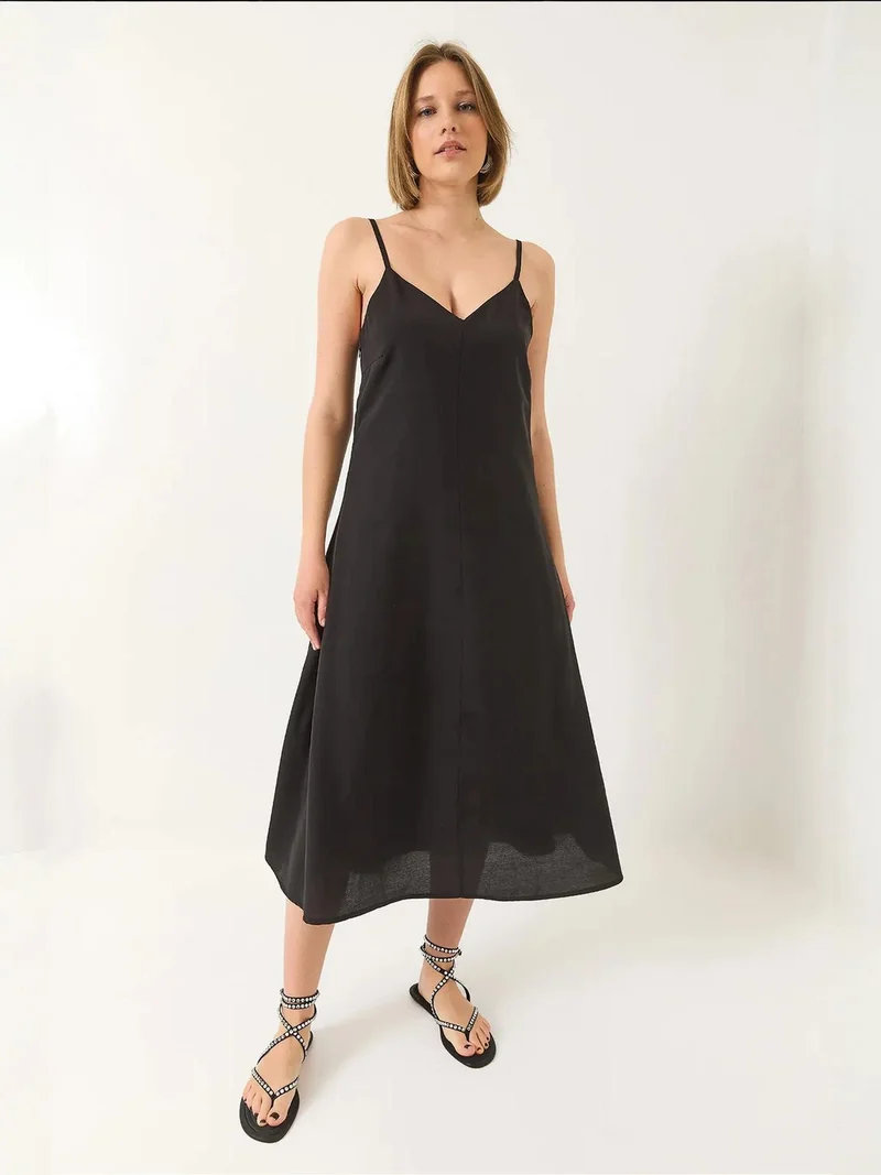 Bianco Lucci LUCCI V-Neck Midi Dress