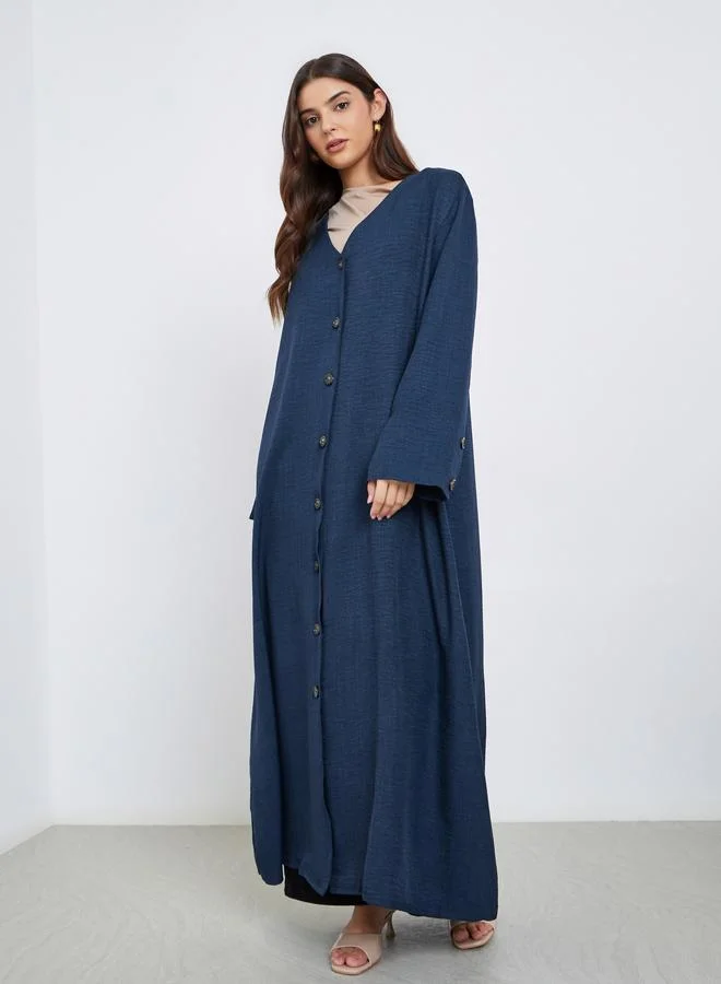 أميرة جلابية بتفاصيل أزرار