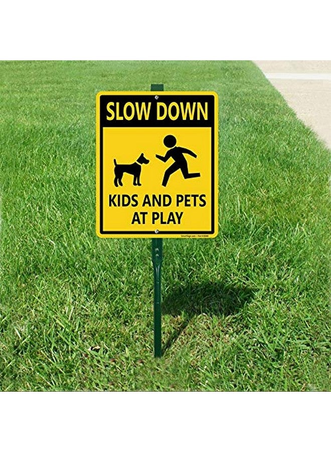 سمارت ساين لافتة LawnBoss® SmartSign "Slow Down - Kids And Pets At Play" | لافتة ألومنيوم مقاس 10 × 12 بوصة مع وتد بطول 3 أقدام  - Image 3