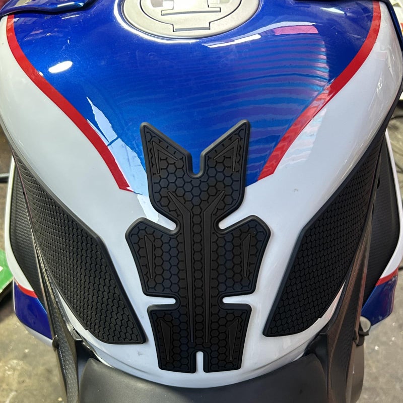 BYEMTTY Motorcycle Tank Grip Protector Pads AntiSlip Honeycomb Design Compatible with Suitable for BMW S1000RR 20192024 Black - Image 2