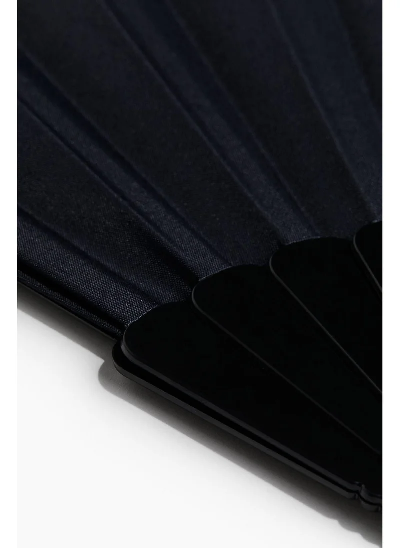 H&M Scalloped-edge fan