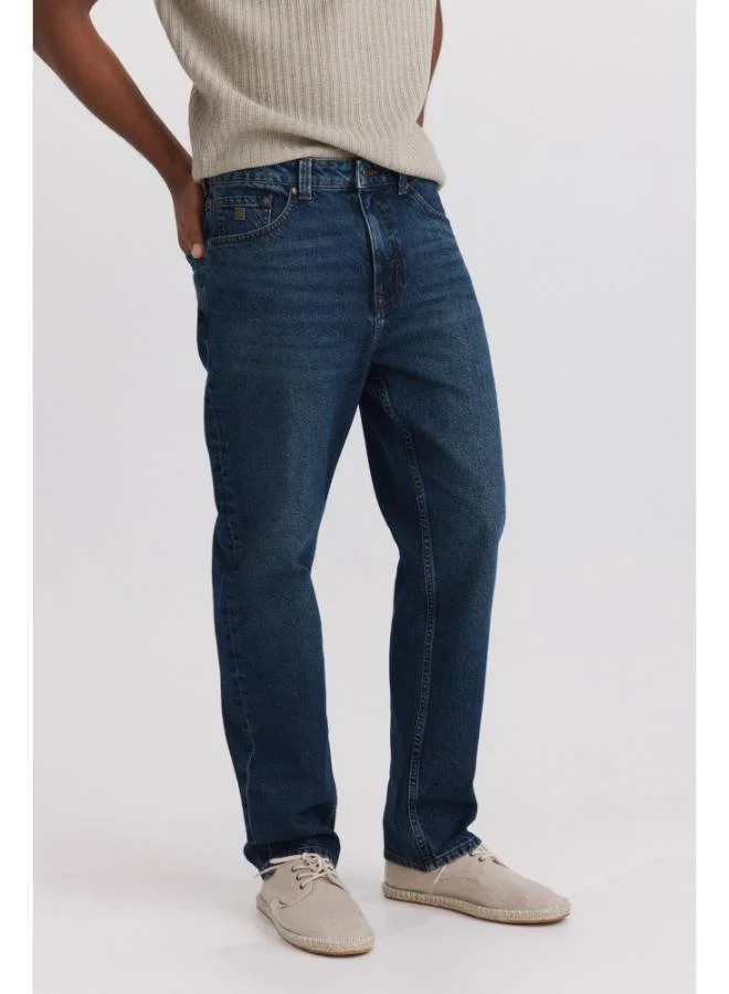 Springfield  Overtinted wash straight fit jeans for Men | Best Price UAE