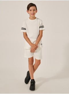 Styli Striped Sleeve Trim Round Neck T-Shirt and Shorts Set  - Image 2