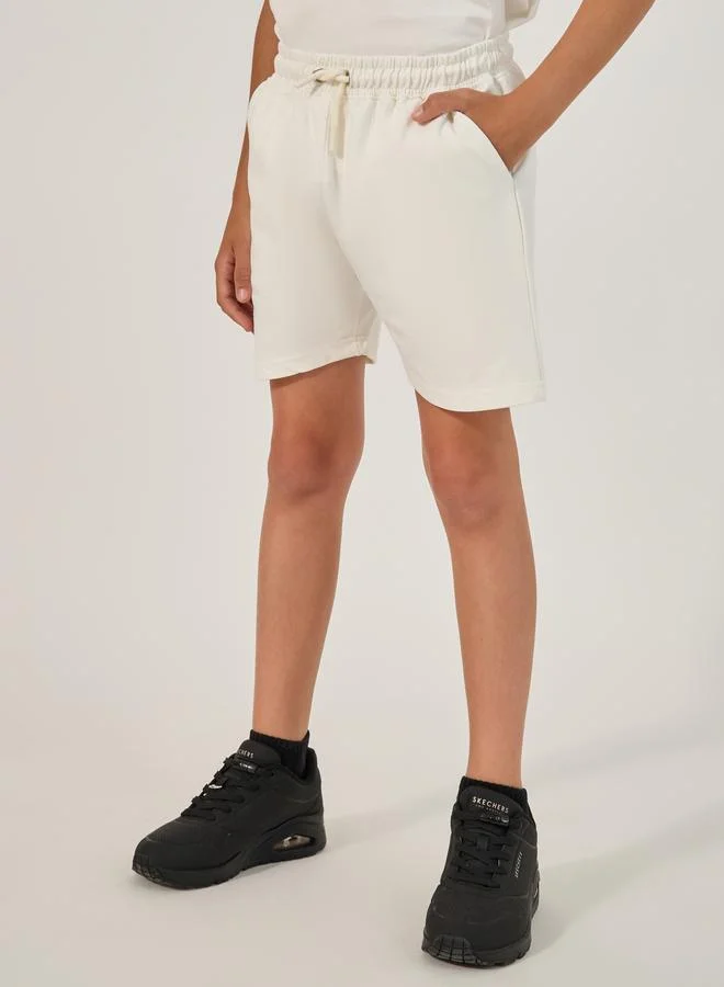 Styli Styli Striped Sleeve Trim Round Neck T-Shirt and Shorts Set