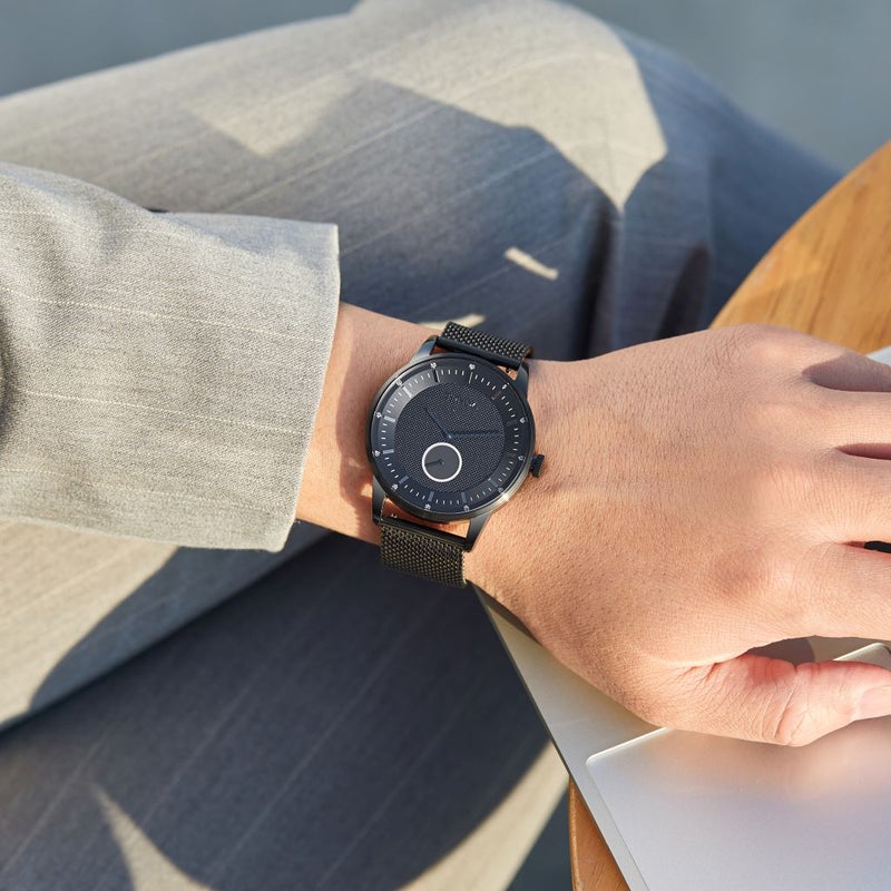 ترندا TRNDA ساعة يد مذهلة - ساعة رجالية عصرية من الفولاذ المقاوم للصدأ الأسود مع سوار شبكي ومينا فريد. - Image 2