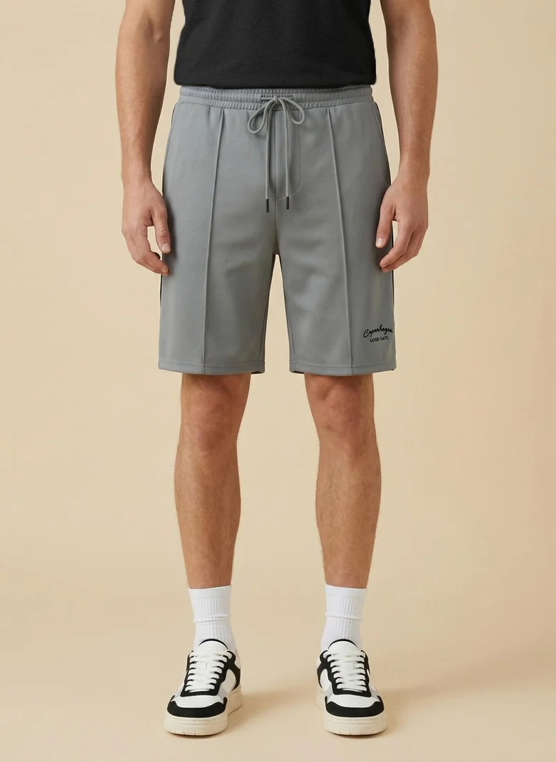 نوبيرو Nobero Copenhagen Shorts | Men’s Shorts | Regular Fit | 260 GSM 100% Cotton Terry | Breathable Comfort for Daily Wear | Elasticated Drawstring Waist + Side & Welt Pockets | Available in 5 Colours