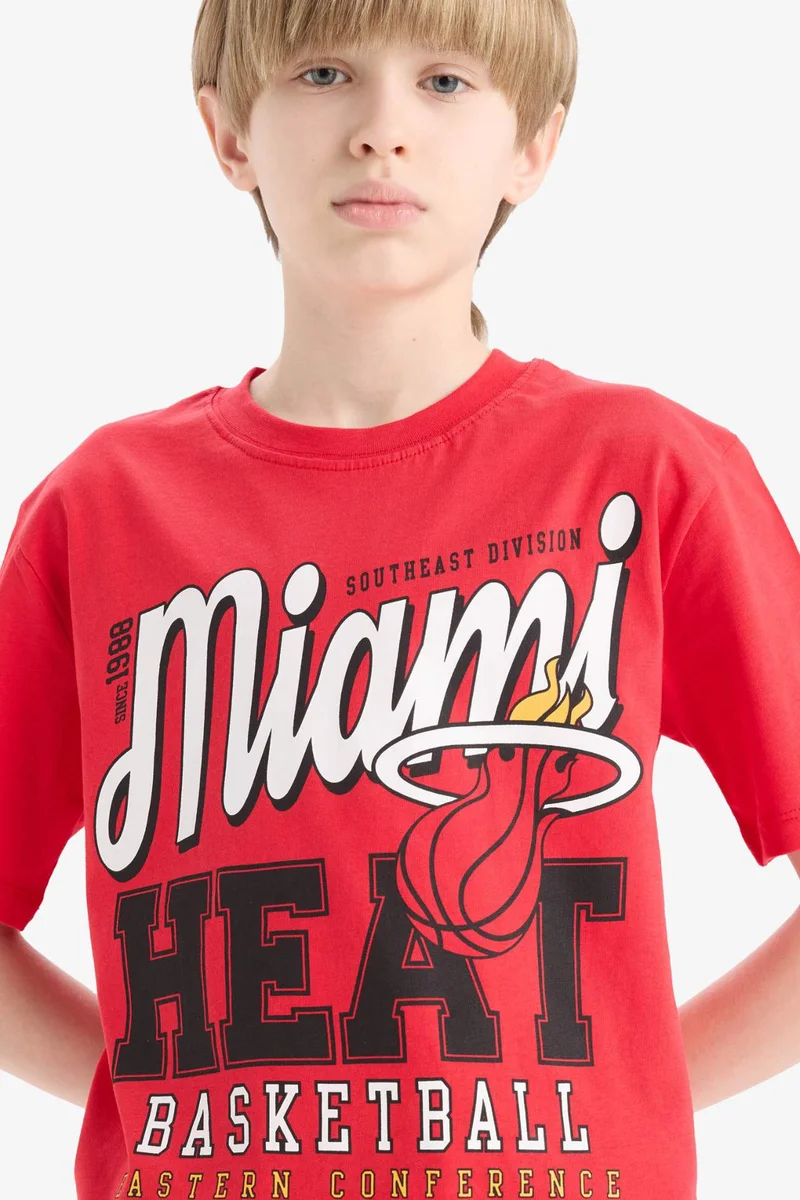 ديفاكتو Boy NBA Miami Heat Crew Neck T-Shirt