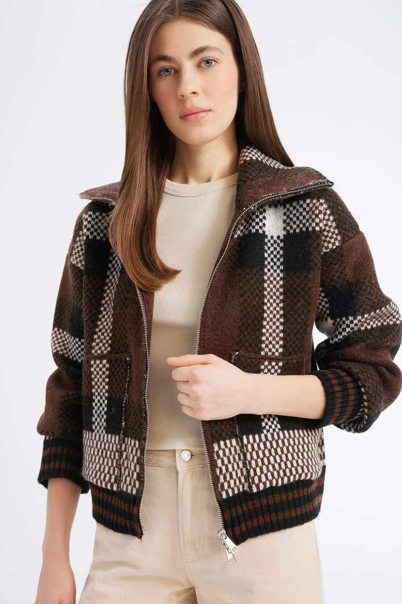ديفاكتو Regular Fit Polo Collar Plaid Cardigan
