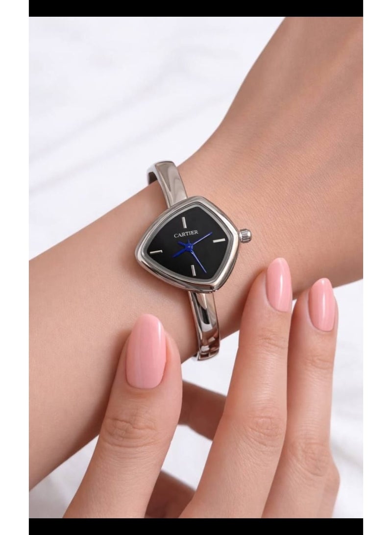 ساعة يد حريمى اسيتك معدن شكل اسورة