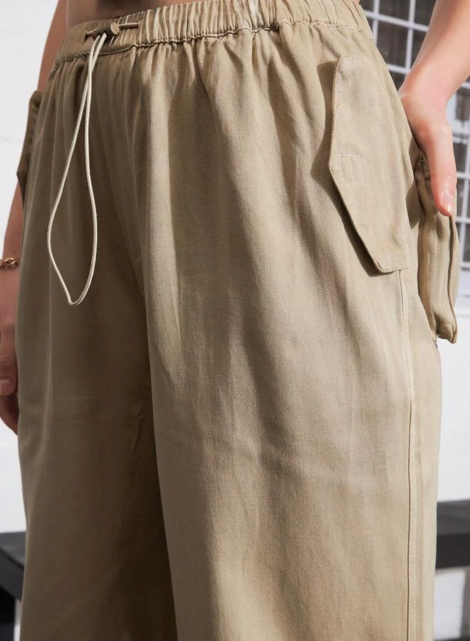 SASSAFRAS Pleated Knee Twill Cargo Jogger by Styli