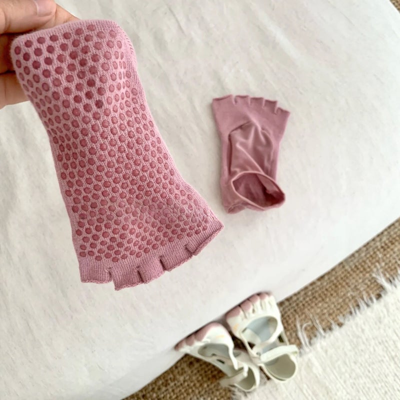 Breathable Toe Separator Yoga Socks with Silicone Grip - Image 4