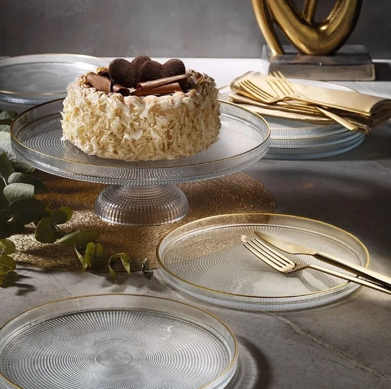Fecra Loren 7 Piece Cake and Presentation Set Gold Gilded