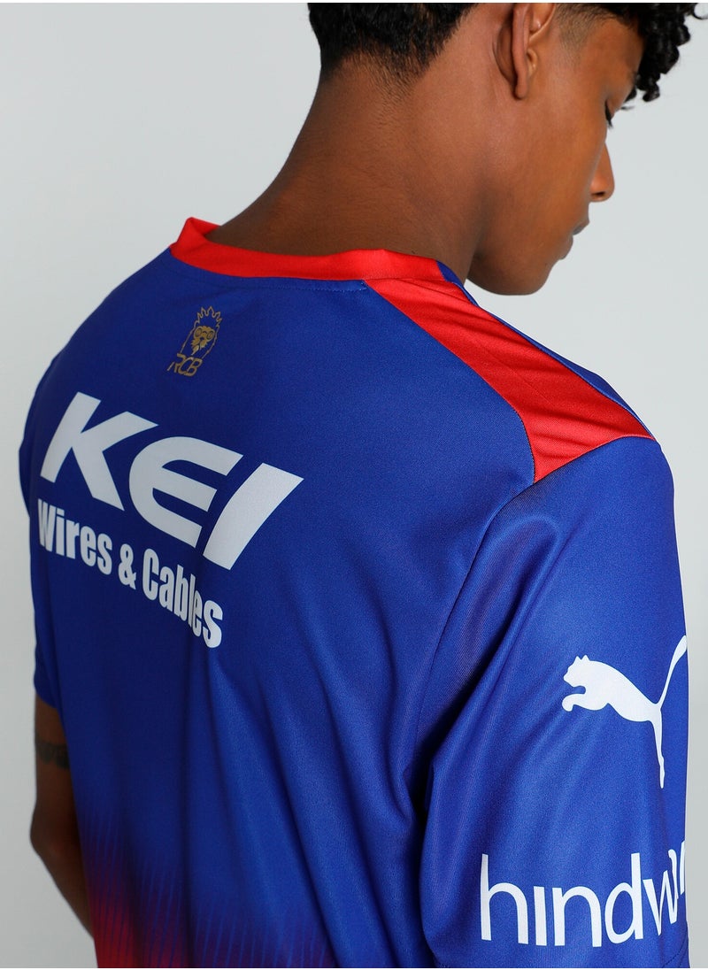 بوما - تيشرت RCB Replica 2024 من قماش جيرسيه للرجال - Image 1