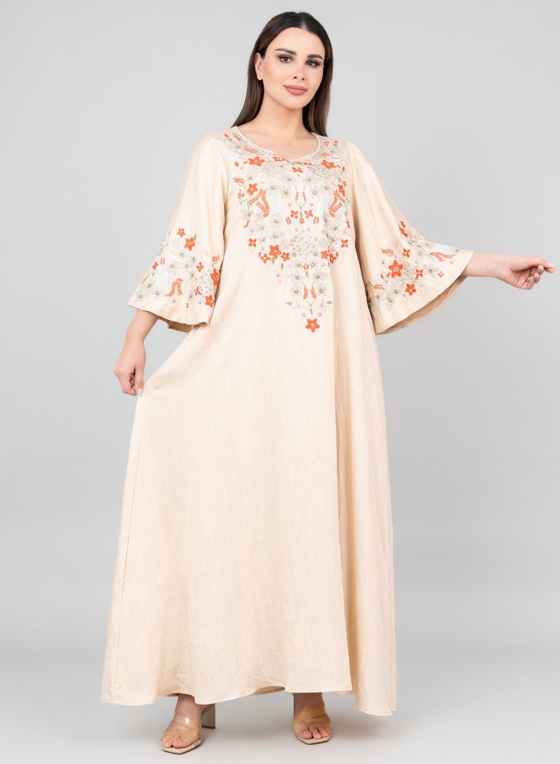 اكسا جلابية مطرزة بزخارف ملكية لون بيج - Image 1
