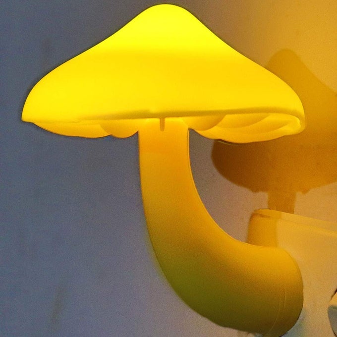 SENSOR LED NIGHT LIGHTS FOR ADULTS KIDS NIGHTLIGHT CUTE MUSHROOM NIGHT LIGHT PLUG IN WALL LAMPS FOR BEDROOM BATHROOMTOILET STAIRS KITCHEN HALLWAY CORRIDOR WARM YELLOW