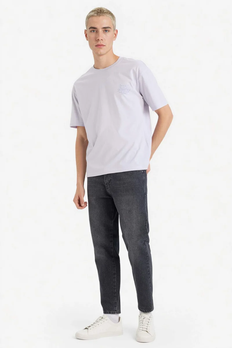 ديفاكتو Boxy Fit Crew Neck T-Shirt