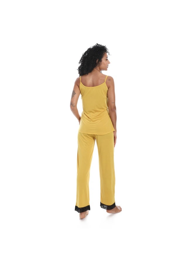 Caesar Women's two-piece pajama set, top and pants with a belt at the waist  - Image 4