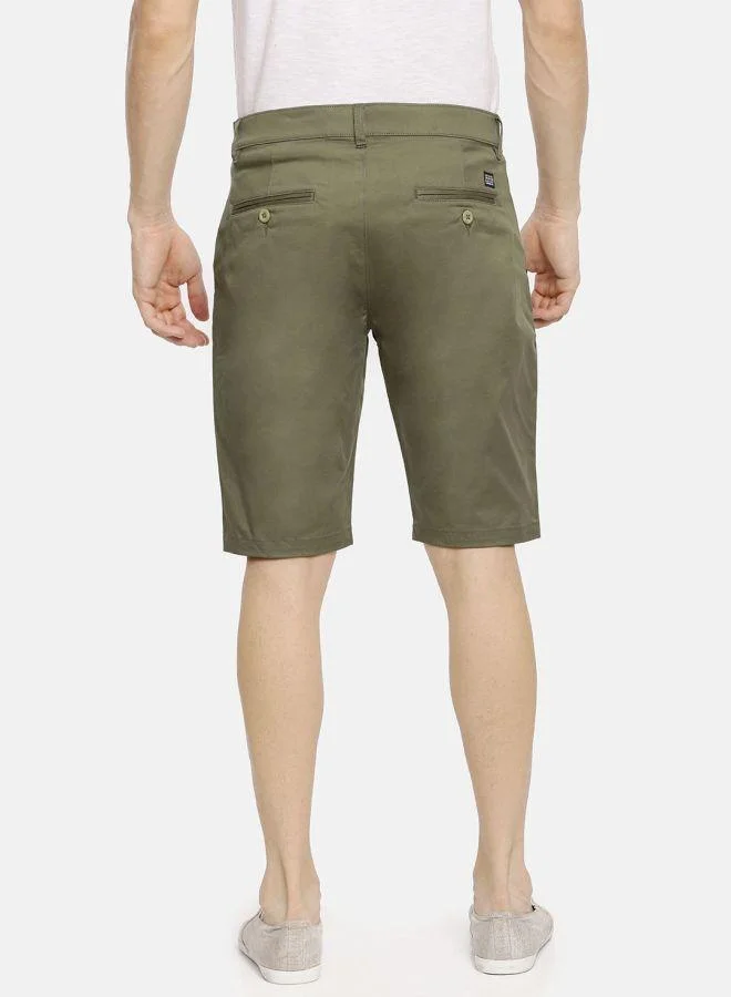 ذا انديان كراج كو Men Slim Fit Solid Mid-Rise Woven Shorts