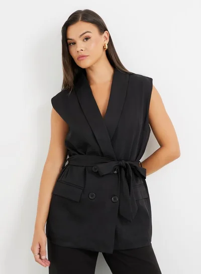 ستايلي بليزر بدون أكمام بحزام ستايلي