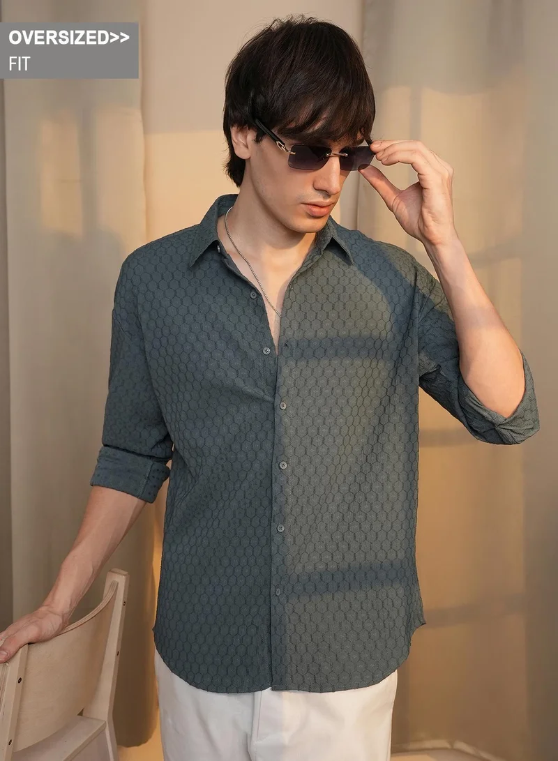 Campus Sutra Campus Sutra Men's Charcoal Grey Honeycomb-Textured Oversized Shirt For Casual Wear | Spread Collar | Long Sleeve | Button Closure | Oversized Shirt Crafted With Comfort Fit For Everyday Wear
