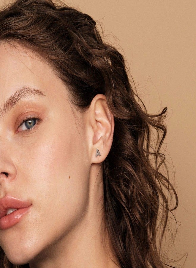 بافوا أقراط بافوي مطلية بالذهب الأصفر عيار 14 قيراطًا من الفضة الإسترليني عيار 925 على شكل حرف أبجدي | أقراط حرفية | حرف E - Image 4