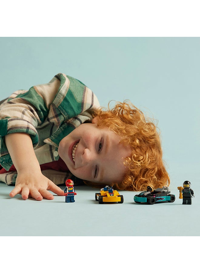 LEGO 60400 مجموعة ألعاب كارتات المدينة وسائقي السباق، 2 شخصية سائق مصغرة، مركبات سباق، هدية ممتعة للأطفال من سن 5 سنوات وما فوق (99 قطعة)  - Image 5