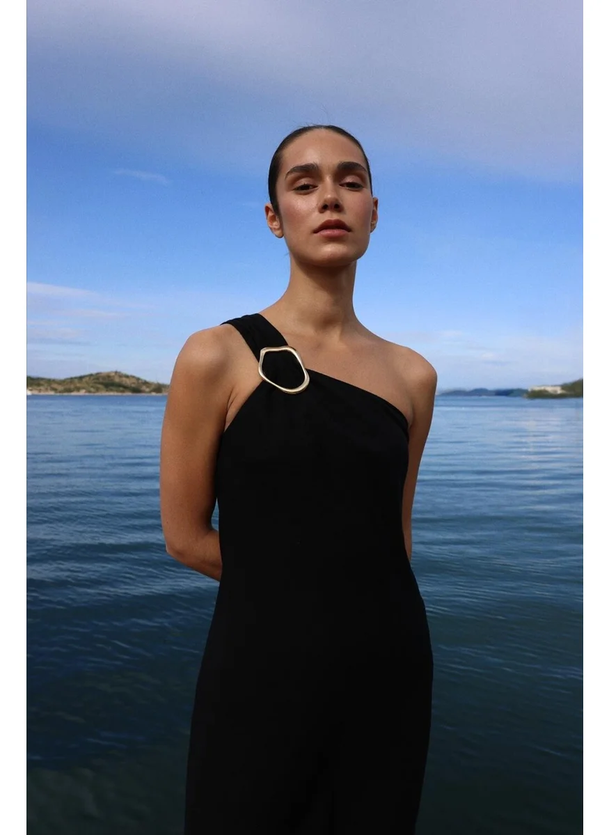 سود كوليكشن Black Abel One Shoulder Linen Dress