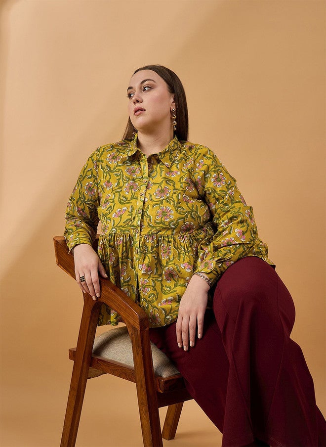 Baizee بلوزة مزهرة بقلنسوة من Routes بواسطة All About You للنساء ذات الحجم الكبير - Image 1