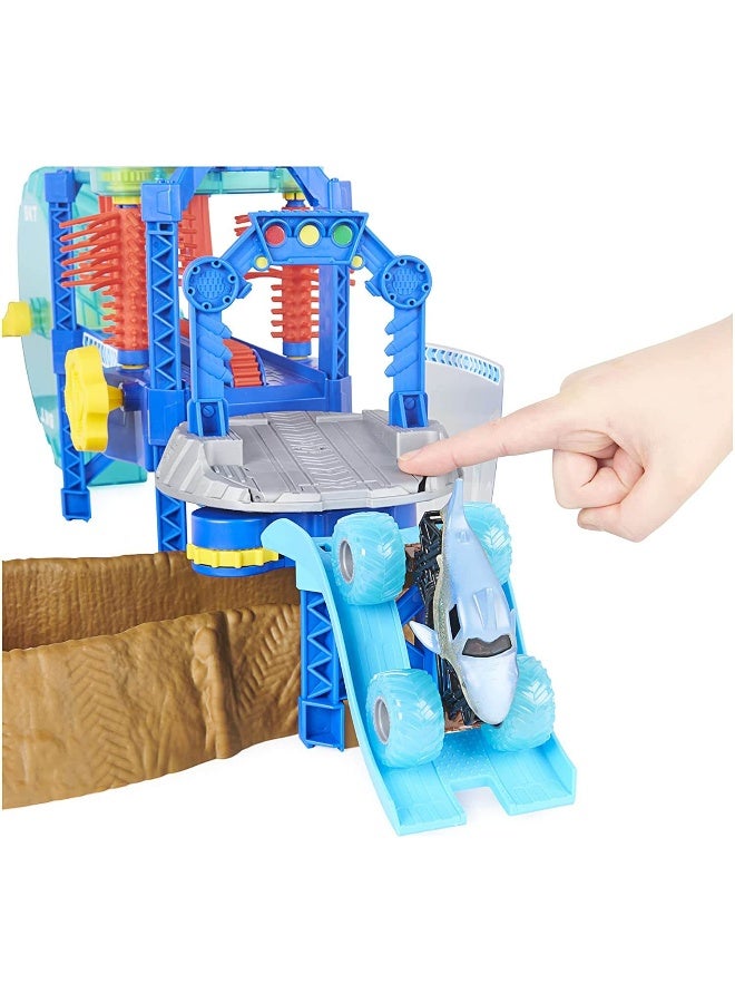 Monster Jam Megalodon Monster Wash Playset (1:64) - Image 1