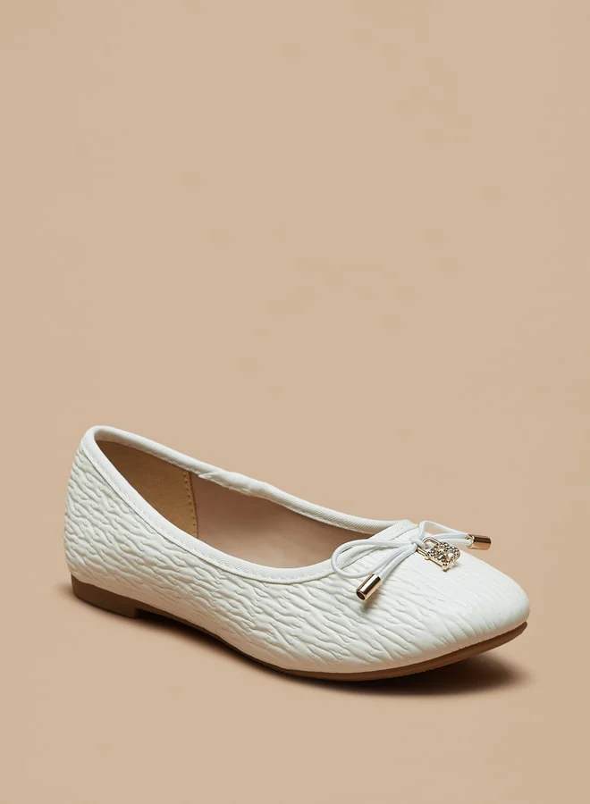 فلورا بيلا من شو إكسبرس Girls Textured Slip-On Ballerina Shoes With Bow Detail And Metal Accent