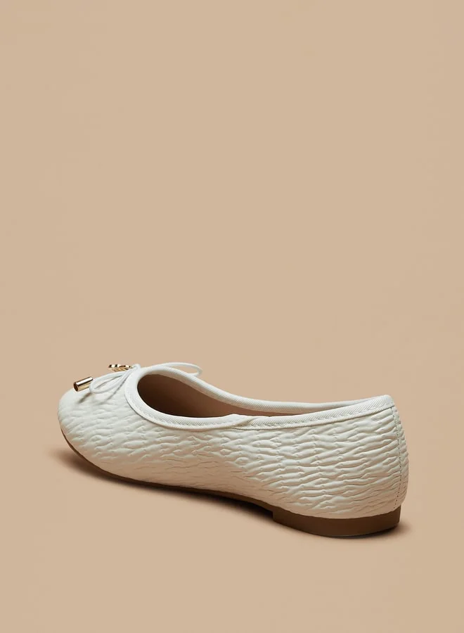 فلورا بيلا من شو إكسبرس Girls Textured Slip-On Ballerina Shoes With Bow Detail And Metal Accent