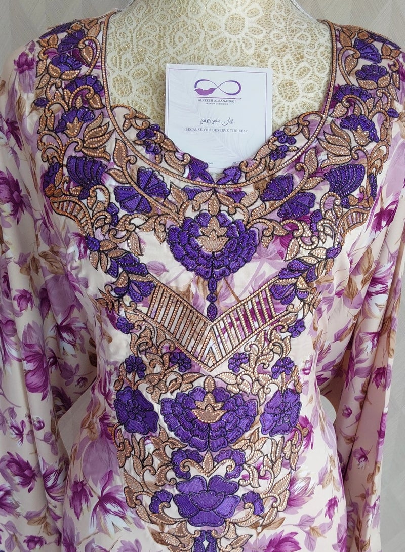 الريش البنفسجي  ALREESH 25 MUKHAWER GULF EMBROIDERY WITH HIS OWN HANDS READY-MADE - Image 1