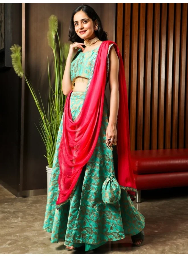 أيه كيه إس Green Gold Jacquard Zari Work Lehenga Choli With Pink Dupatta & Potali Bag