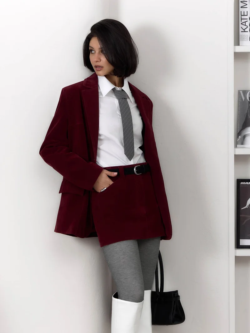 ليتشي تنورة قصيرة مستقيمة من الجلد البيئي