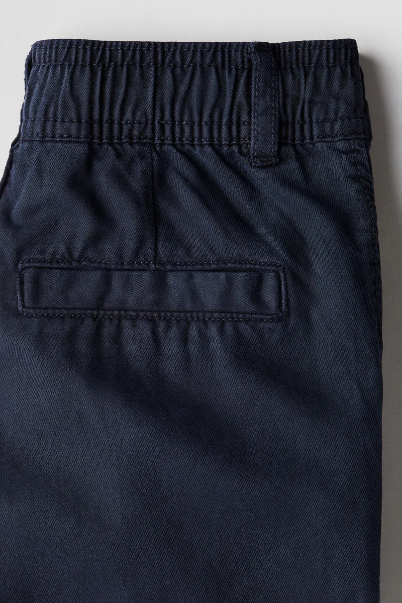اتش اند ام Loose-fit tapered twill chinos