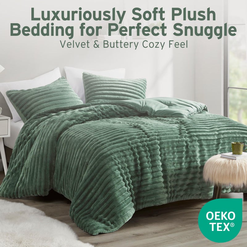 Intelligent Design Queen Comforter Set, Cozy Plush Bedding, Microfiber Reverse, 3 Piece, Lightweight, Super Soft Ribbed Velvet Comforter 2 Shams, All Season Fluffy Bed Set, Avril, Full/Queen Green - Image 2